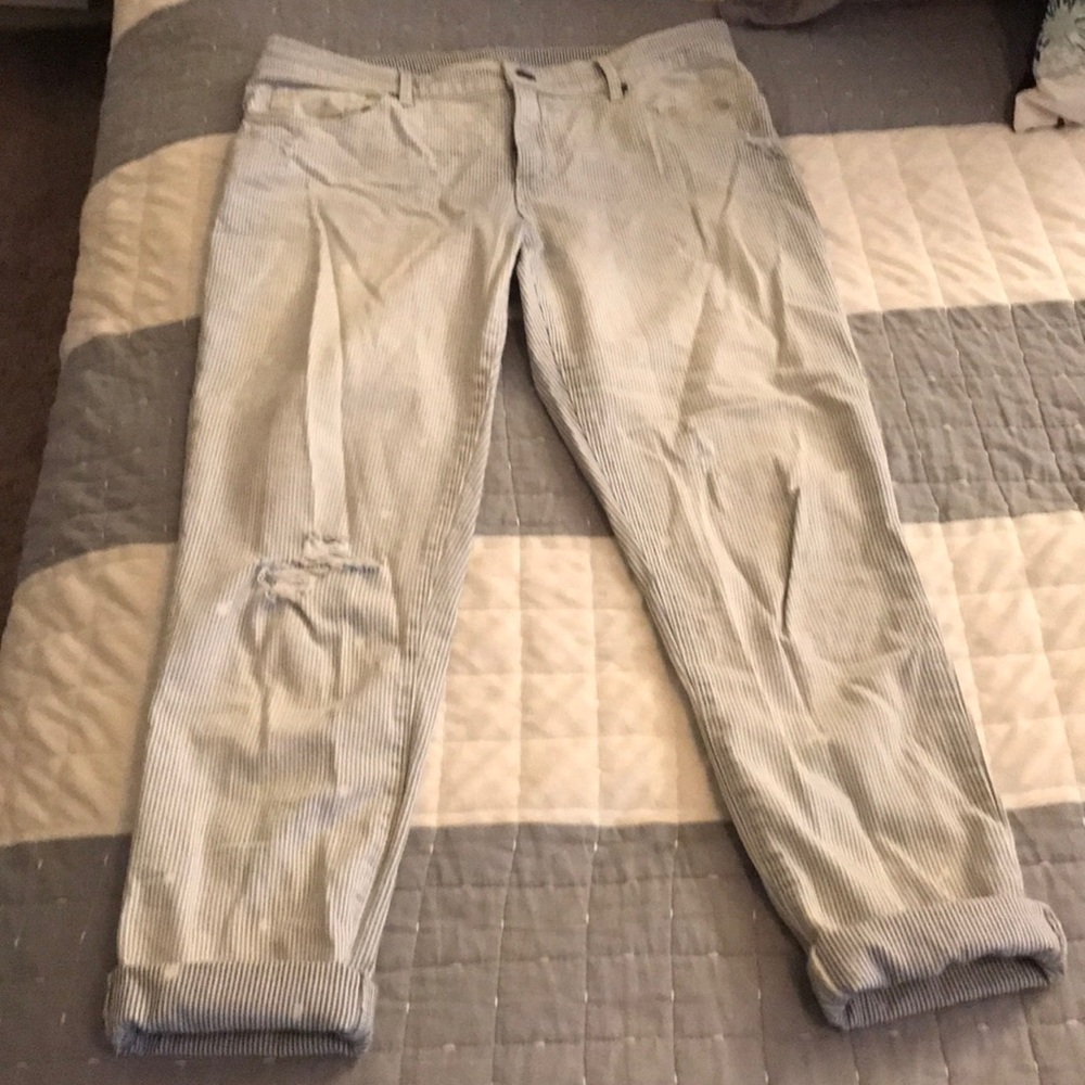 Relaxed skinny jeans